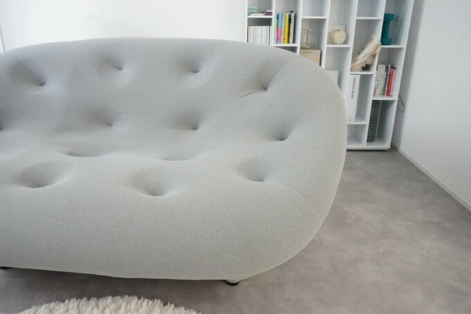 【写真手前】「ロゼプルム プチ2P」(リーン・ロゼ)/【写真奥】「ロゼブック&ルック」(リーン・ロゼ)