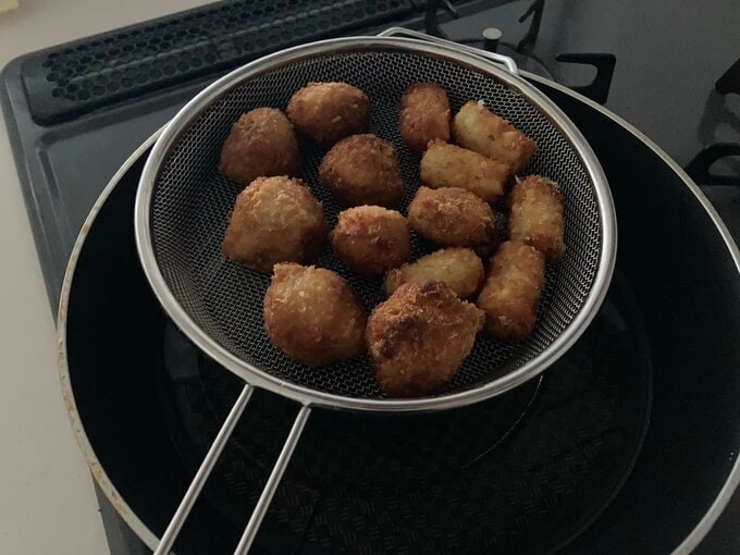 フライの油をきる