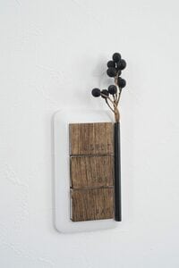 スイッチプレートにはべニア板を