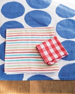 布はハンカチにしてプレゼントに