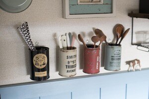 空き缶で簡単!キッチンの壁面収納