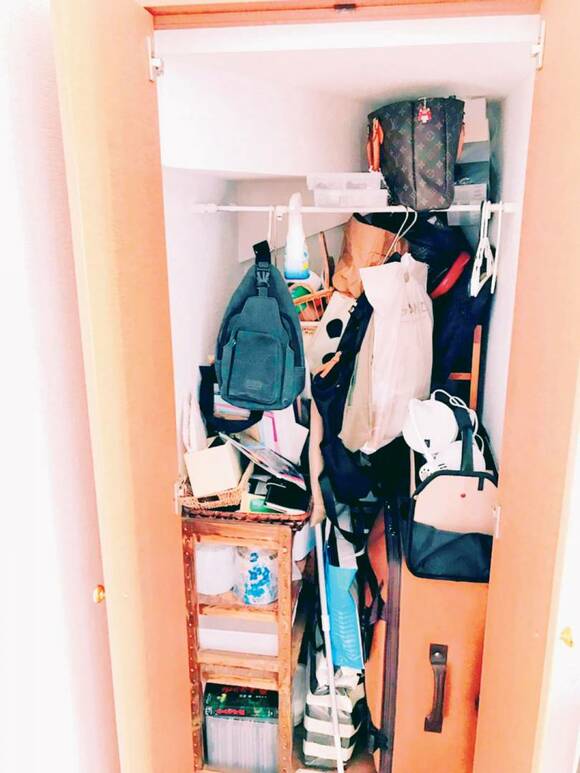 以前の階段下収納