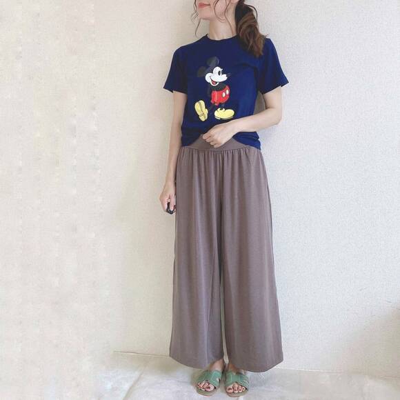 青Tシャツと合わせたコーデ