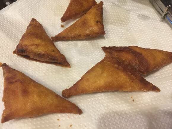 サモサ風バターチキン春巻き