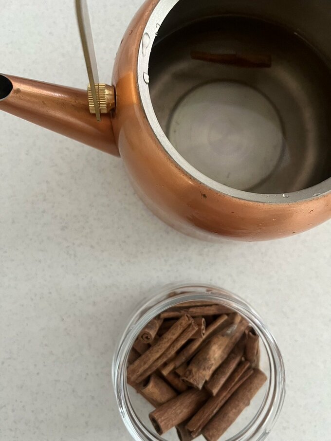 シナモンとヤカン