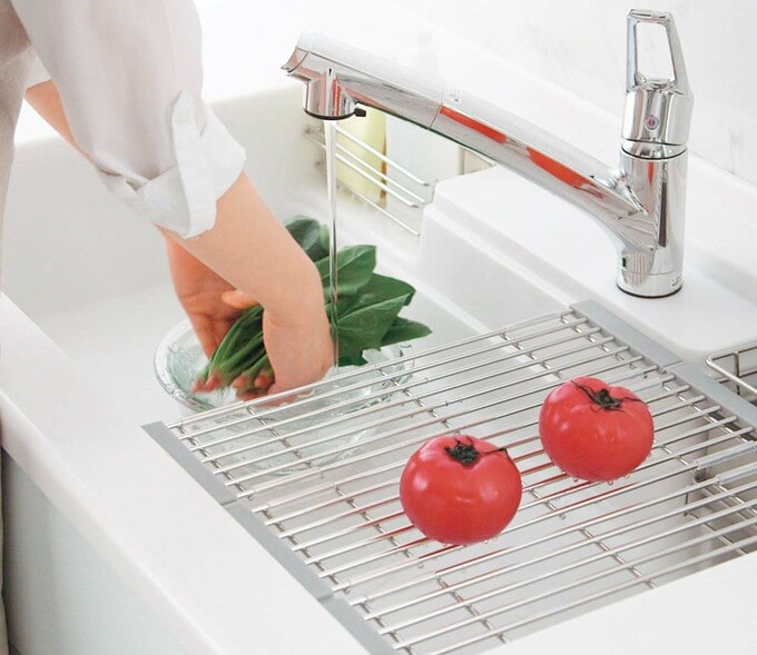 シンクは野菜や食器の水切りスペースにもなる