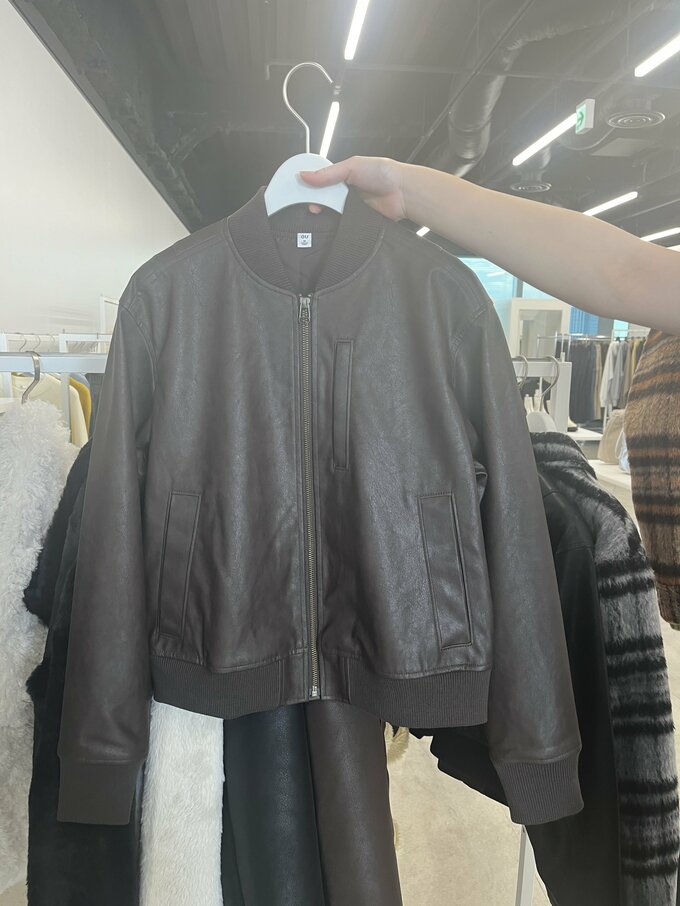 レザータッチブルゾン