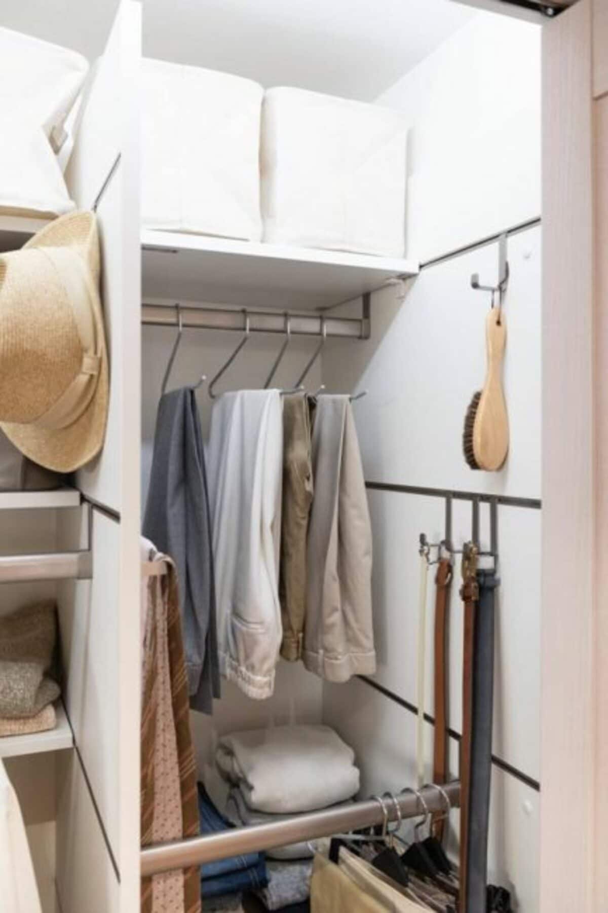 ちりめんのクローゼット お問い合わせのお部屋 暮らしのインテリア】洗面室と浴室、ランドリールームとクローゼット