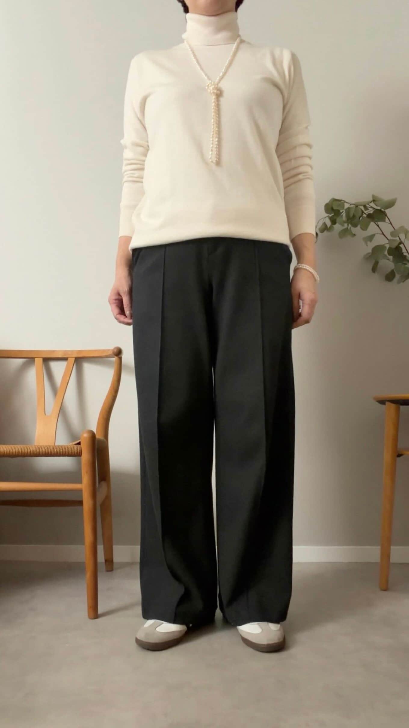 [写真](1ページ目)50代、「上下ユニクロ」で2泊3日の帰省＆旅行服。荷物は少なく、きちんと感もある冬の着まわしコーデ ...