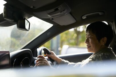 50代料理家の「ひとり旅の楽しみ方」。服や下着は大判ショールにくるんでコンパクトに