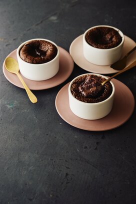 トロ～リ食感のフォンダンショコラ。簡単おいしいバレンタインレシピ