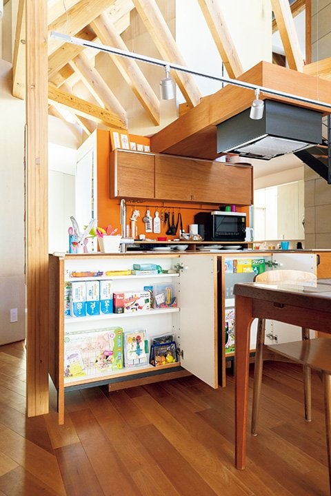 ダイニング側の収納