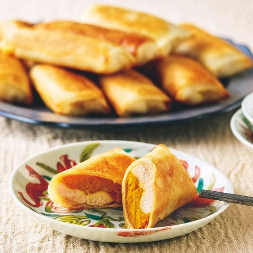 鶏肉とカボチャの焼き春巻き