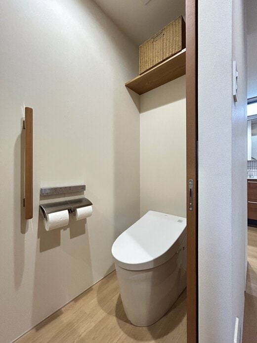 トイレ頭上の棚