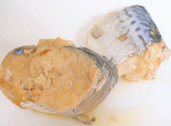 ごろっとしたサバの輪切りが2つ入っていました