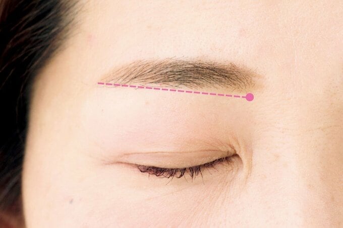 たるみ解消のメイクテクニックで若々しさを演出！