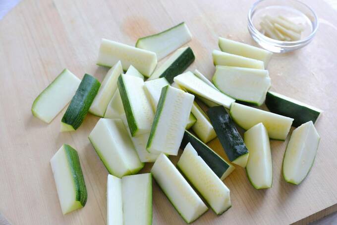 カットしたズッキーニ