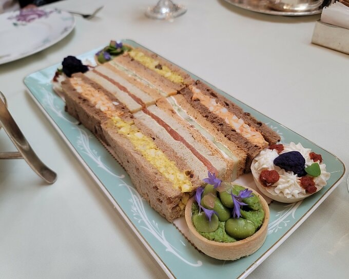 本場ロンドンのアフタヌーンティーのサンドウィッチ