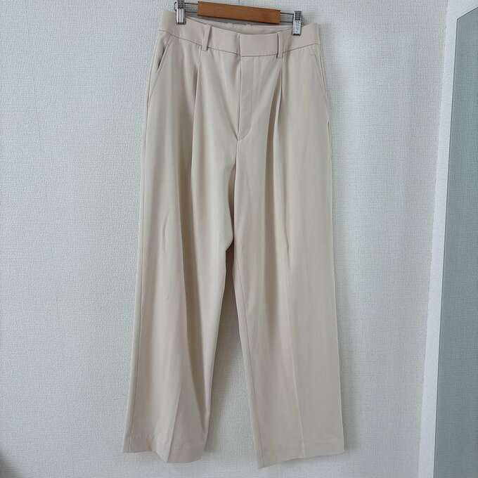 タックワイドパンツ