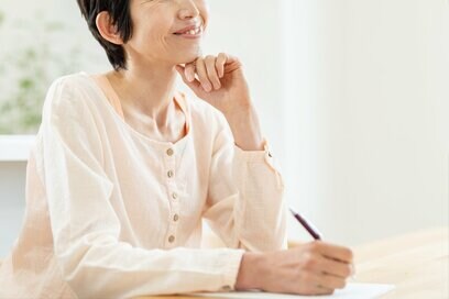 自己肯定感を高める「なぞり書き」。手本をなぞることで達成感や自己表現を実感