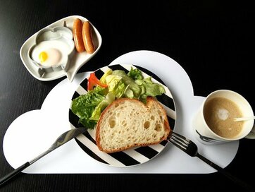 ダイソーのモノトーン食器で大人かわいい食卓が完成！