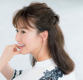 「くるりんぱ」の進化系！ゴム1本でできるヘアアレンジで秋気分に