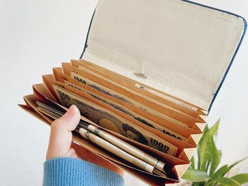 貯まる人に共通する「財布の使い方」。年収340万円で年間100万円を貯蓄