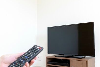 エアコン・冷蔵庫についで消費電力が多いのは？知っておきたい夏の電気代節約術