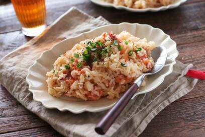 スイッチを入れるだけ！丸ごとトマトの洋風炊き込みご飯