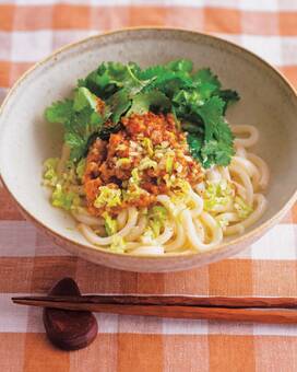簡単ピリ辛肉みそが万能。うどんや豆腐にのせれば絶品