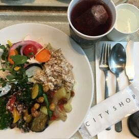 ヘルシーなのに満足！おいしい野菜が心ゆくまで堪能できる東京のカフェ2軒