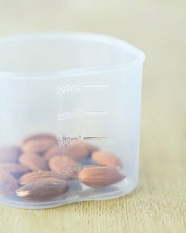 100円ショップの「地味に便利」な保存容器。本当に使えるキッチンアイテム4つ