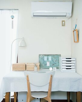 拾った貝殻を押しピンに！夏らしいプチプラDIYアイデア