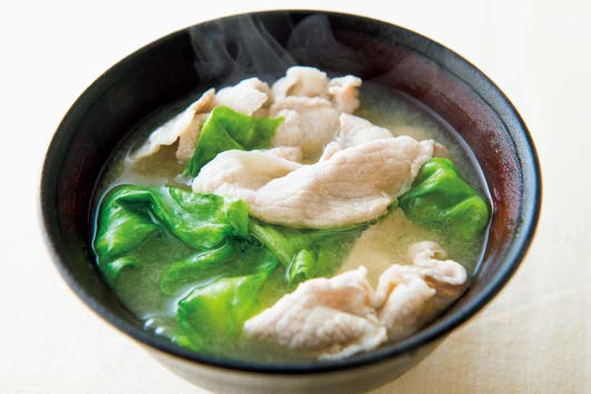 豚しゃぶ肉とレタスのみそ汁