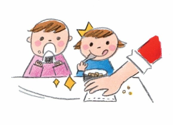 子どもの手や顔、食べこぼしなどをふいたら、漂白液の器にポイ！