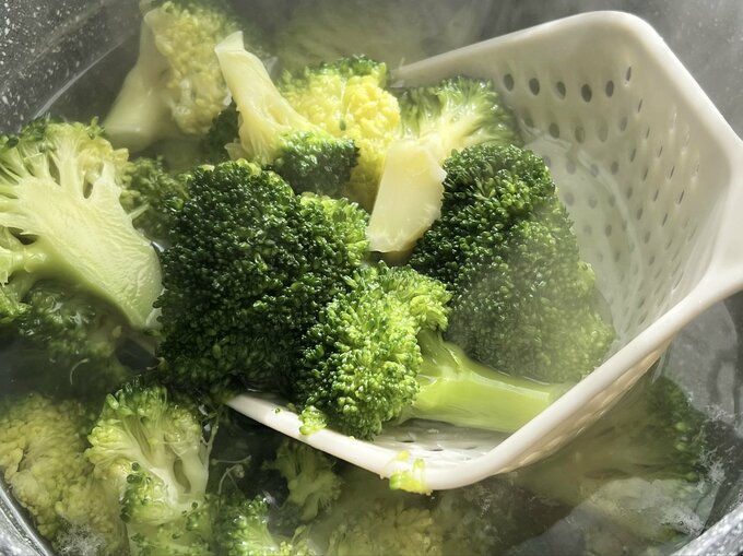 ブロッコリーゆで