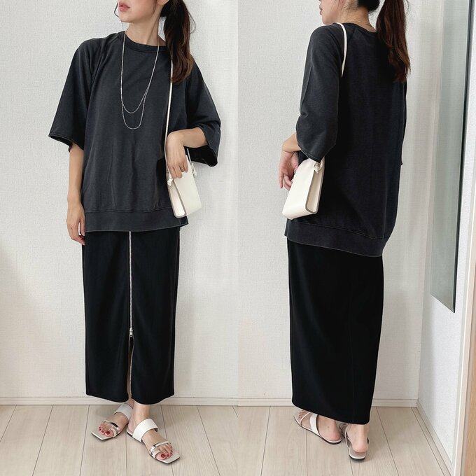ウォッシュドスウェTとブラックのIラインスカート