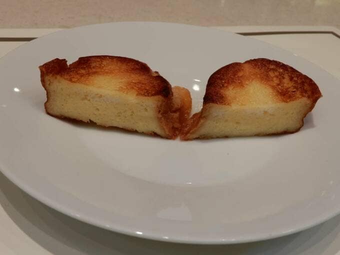 半分に切ったフレンチトースト