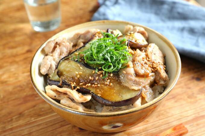 ナスと豚肉のかば焼き丼