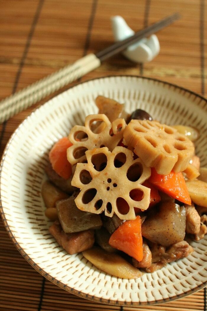 味がジュワッとしみ込む「筑前煮」レシピ。普段にもお正月にもぴったり