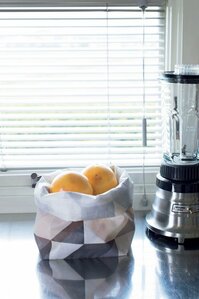 鉢カバーやフルーツ入れにしたりして使っています