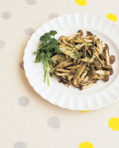 キノコのエスカルゴバター炒め