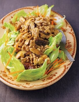 コクうま「豚こまあんかけ」レシピ。シャキシャキレタスで包んで食べても美味