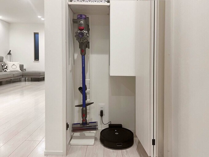 掃除機収納は余裕のスペース