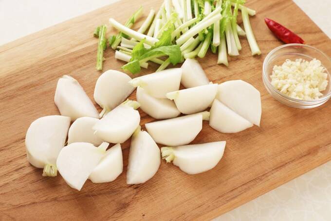 カットしたカブなど