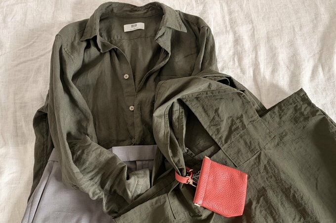 河村純子さんユニクロ「プレミアムリネンシャツ」