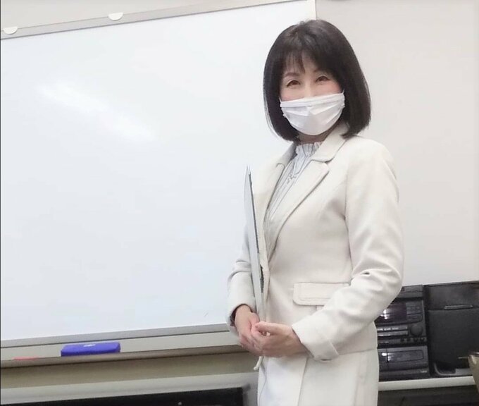 講師