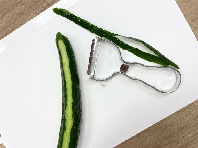 ピーラーときゅうり