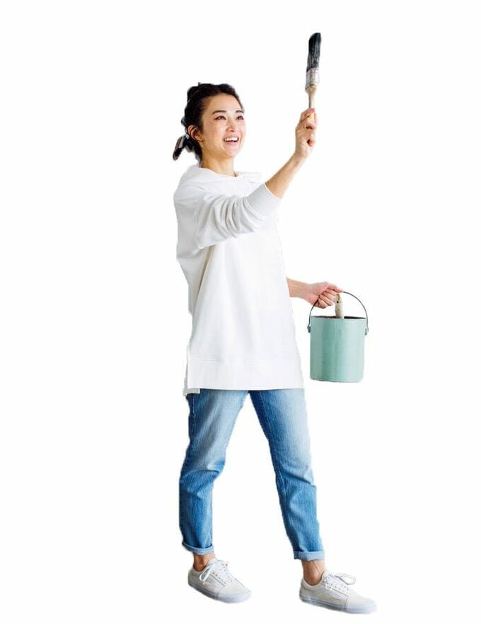 ペンキぬり女性