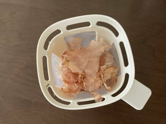 昆布の上にカツオ節